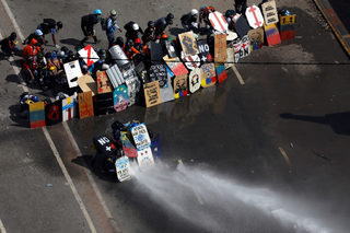 2017-11-30T120737Z_2119523750_RC1557837810_RTRMADP_3_GLOBAL-POY-VENEZUELA.JPG
