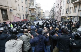 2017-12-05T085804Z_818903085_UP1EDC50OWRIX_RTRMADP_3_UKRAINE-SAAKASHVILI.JPG