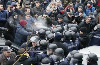 2017-12-05T102601Z_256157855_UP1EDC50SZCJZ_RTRMADP_3_UKRAINE-SAAKASHVILI.JPG