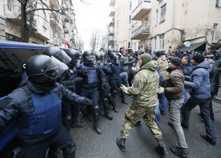 2017-12-05T093937Z_1773327947_UP1EDC50QU0J9_RTRMADP_3_UKRAINE-SAAKASHVILI.JPG