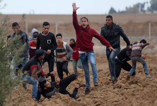 2017-12-07T101230Z_2111380797_RC16D3CC60C0_RTRMADP_3_USA-TRUMP-ISRAEL.JPG
