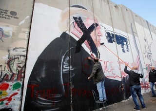 2017-12-07T100759Z_1934732813_RC1D9F5FED00_RTRMADP_3_USA-TRUMP-ISRAEL.JPG