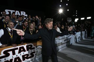 2017-12-10T030754Z_1432673499_HP1EDCA08P5D9_RTRMADP_3_FILM-STARWARS-PREMIERE.JPG
