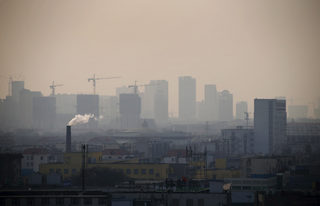 2017-12-06T094119Z_196761334_RC1721A9B5B0_RTRMADP_3_CHINA-POLLUTION-STEEL.JPG