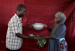 2018-01-02T143156Z_1412287835_RC15A4B706C0_RTRMADP_3_NIGERIA-SECURITY-BARTER.JPG