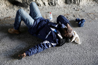 2018-01-11T140201Z_1280865822_RC13709B6FA0_RTRMADP_3_EUROPE-MIGRANTS-ITALY-CROSSING.JPG