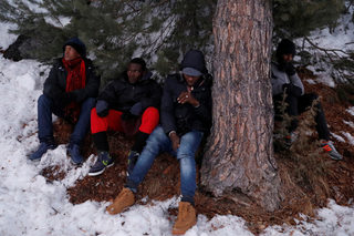 2018-01-11T140217Z_891217860_RC1EE146A450_RTRMADP_3_EUROPE-MIGRANTS-ITALY-CROSSING.JPG