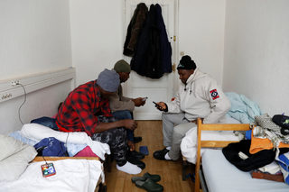 2018-01-11T140254Z_917860241_RC13456F2CF0_RTRMADP_3_EUROPE-MIGRANTS-ITALY-CROSSING.JPG