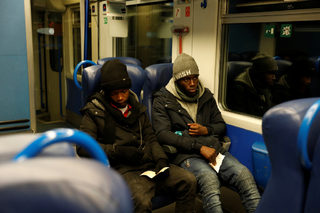 2018-01-11T165117Z_834423543_RC145B9A8E30_RTRMADP_3_EUROPE-MIGRANTS-ITALY-CROSSING.JPG