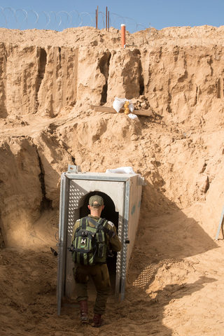 2018-01-18T152027Z_519952841_RC19C8F8B900_RTRMADP_3_ISRAEL-PALESTINIANS-TUNNEL.JPG