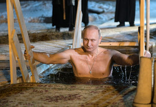 2018-01-19T055633Z_861440998_RC145AE7FE40_RTRMADP_3_RELIGION-EPIPHANY-PUTIN.JPG