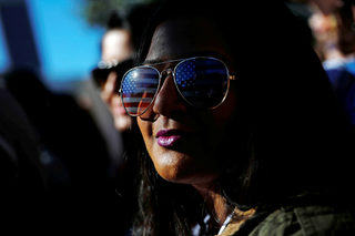 2018-01-21T023517Z_1657919484_RC1D64795B50_RTRMADP_3_USA-TRUMP-WOMEN.JPG