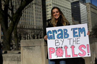 2018-01-20T215634Z_1626159115_RC1F0E153650_RTRMADP_3_USA-TRUMP-WOMEN.JPG