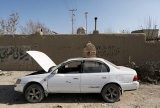 2018-01-31T080302Z_154773531_RC1C35D2F1B0_RTRMADP_3_AFGHANISTAN-BIRDMARKET.JPG