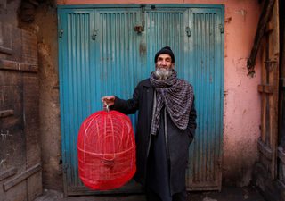 2018-01-31T080502Z_224820737_RC178C8269A0_RTRMADP_3_AFGHANISTAN-BIRDMARKET.JPG