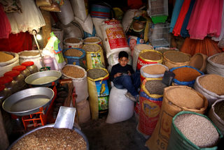 2018-01-31T080555Z_721887572_RC1EE028EC70_RTRMADP_3_AFGHANISTAN-BIRDMARKET.JPG