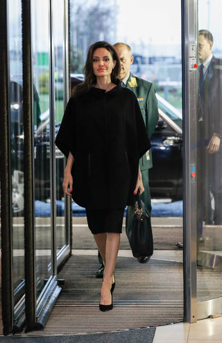 2018-01-31T095811Z_287532235_RC148682FBC0_RTRMADP_3_NATO-VIOLENCE-JOLIE.JPG