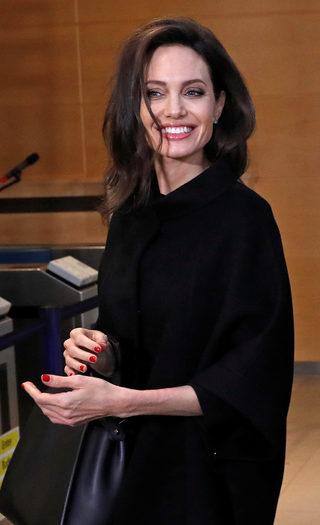 2018-01-31T170607Z_2097247508_RC1A98B717B0_RTRMADP_3_NATO-VIOLENCE-JOLIE.JPG
