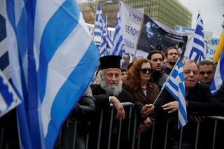 2018-02-04T101619Z_560223263_RC13FDB40850_RTRMADP_3_GREECE-MACEDONIA-PROTESTS.JPG