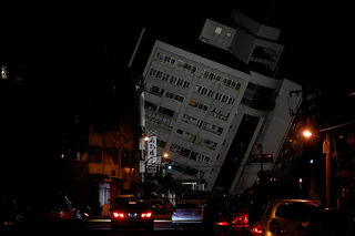 2018-02-06T210449Z_1584810680_RC14D7271370_RTRMADP_3_TAIWAN-QUAKE.JPG