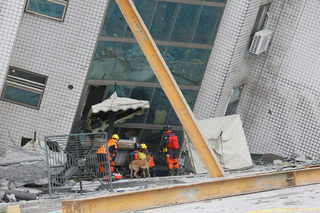 2018-02-07T061824Z_368982724_RC1309EAFD00_RTRMADP_3_TAIWAN-QUAKE.JPG