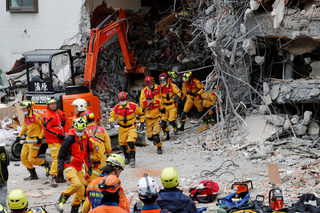 2018-02-07T061517Z_673741955_RC1C0FEF8BF0_RTRMADP_3_TAIWAN-QUAKE.JPG