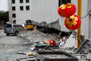 2018-02-07T063021Z_1021238159_RC1EBB9DDA80_RTRMADP_3_TAIWAN-QUAKE.JPG