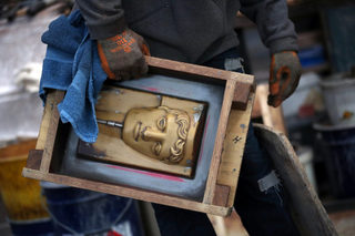 2018-02-07T142654Z_308809110_RC1B845B0D50_RTRMADP_3_AWARDS-BAFTA-MASKS.JPG