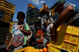 2018-02-09T110606Z_1962065484_RC1A2F6FECD0_RTRMADP_3_VENEZUELA-ECONOMY-TRUCKS.JPG