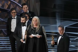 2018-03-05T024510Z_820058099_HP1EE3507M6NZ_RTRMADP_3_AWARDS-OSCARS-SHOW.JPG