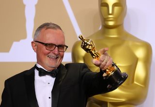 2018-03-05T032312Z_1303975098_HP1EE3509ENWF_RTRMADP_3_AWARDS-OSCARS.JPG