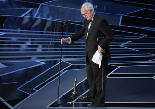 2018-03-05T033654Z_1534420712_HP1EE350A1HYL_RTRMADP_3_AWARDS-OSCARS-SHOW.JPG