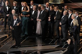 2018-03-05T045221Z_2092401198_HP1EE350DJ8A8_RTRMADP_3_AWARDS-OSCARS-SHOW.JPG