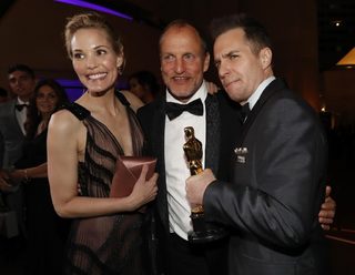 2018-03-05T054230Z_210418184_HP1EE350FUTKD_RTRMADP_3_AWARDS-OSCARS-GOVERNORSBALL.JPG
