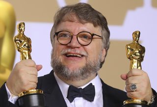 2018-03-05T055055Z_1983145507_HP1EE350G8UM3_RTRMADP_3_AWARDS-OSCARS.JPG