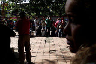 2018-03-02T150547Z_1052775932_RC11D409AEB0_RTRMADP_3_VENEZUELA-BUS.JPG