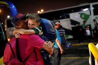 2018-03-02T150653Z_1280454119_RC1AE679BAD0_RTRMADP_3_VENEZUELA-BUS.JPG
