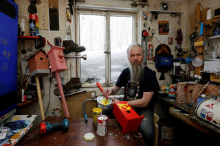 2018-03-12T144842Z_437927978_RC127087D860_RTRMADP_3_RUSSIA-ELECTION-VOTERS.JPG