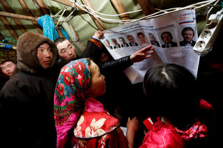 The Wider Image: Russian voting starts early for reindeer herders