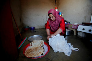2018-03-28T130817Z_1389242665_RC1533542470_RTRMADP_3_IRAQ-MOSUL-DISPLACED-RETURN.JPG