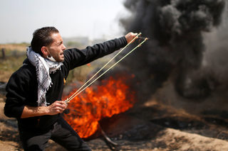 2018-04-06T131304Z_742952575_RC1A599239C0_RTRMADP_3_ISRAEL-PALESTINIANS-PROTESTS.JPG