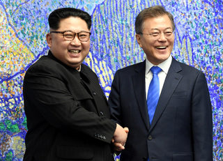 2018-04-27T035304Z_1763612132_RC1563C13450_RTRMADP_3_NORTHKOREA-SOUTHKOREA-SUMMIT.JPG