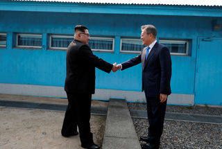 2018-04-27T053337Z_1334292406_RC1113555510_RTRMADP_3_NORTHKOREA-SOUTHKOREA-SUMMIT.JPG