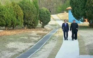 2018-04-27T082053Z_45318100_RC115584D9F0_RTRMADP_3_NORTHKOREA-SOUTHKOREA-SUMMIT.JPG