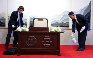 2018-04-27T082517Z_1041302576_RC1FEFE06F30_RTRMADP_3_NORTHKOREA-SOUTHKOREA-SUMMIT.JPG