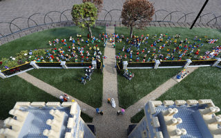 2018-05-10T115520Z_505034558_RC11EE58B430_RTRMADP_3_BRITAIN-ROYALS-LEGO.JPG