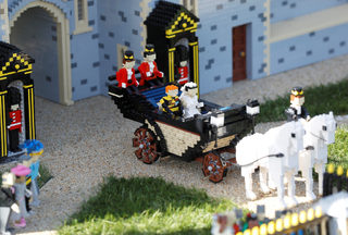 2018-05-10T115335Z_289867240_RC1EA1FA1480_RTRMADP_3_BRITAIN-ROYALS-LEGO.JPG
