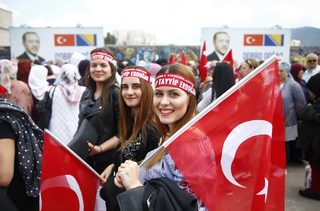 2018-05-20T114634Z_11107004_UP1EE5K0WPLKB_RTRMADP_3_TURKEY-ELECTION-BOSNIA.JPG