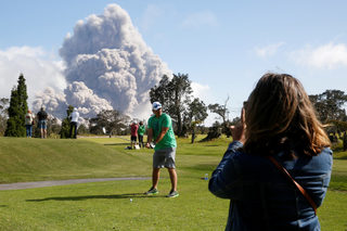 2018-05-20T040338Z_1450692105_RC14629FCC00_RTRMADP_3_HAWAII-VOLCANO.JPG