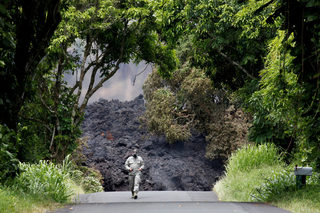 2018-05-21T055955Z_1806409682_RC12D4E24210_RTRMADP_3_HAWAII-VOLCANO.JPG